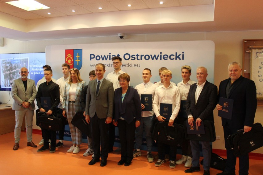 Członkowie Zarządu Powiatu Ostrowieckiego spotkali się z...