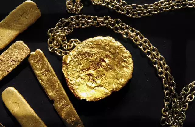 W 1622 roku w pobliżu Florydy zatonął galeon pełen kosztowności. Z jego wraku wydobyto m.in. złote sztabki i monety
