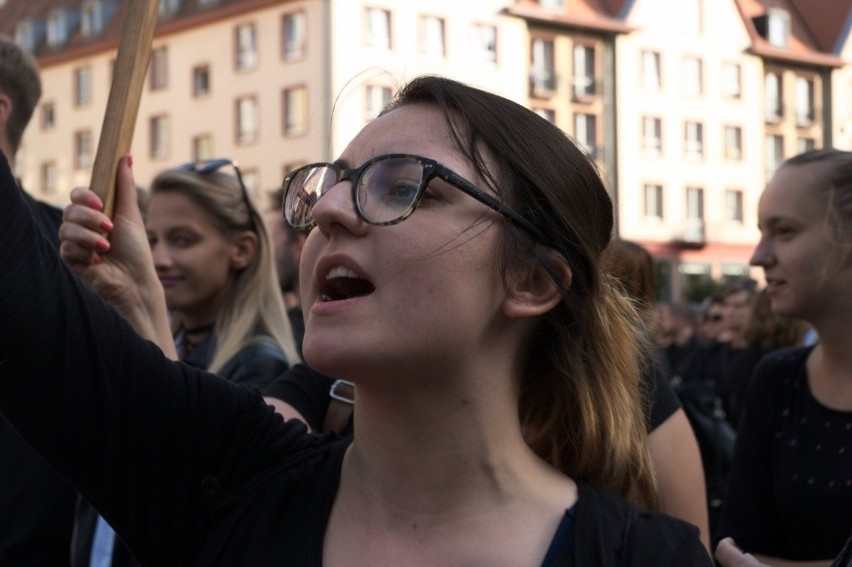Wrocław: Trzy protesty przeciw ustawie antyaborcyjnej. Będą utrudnienia w ruchu