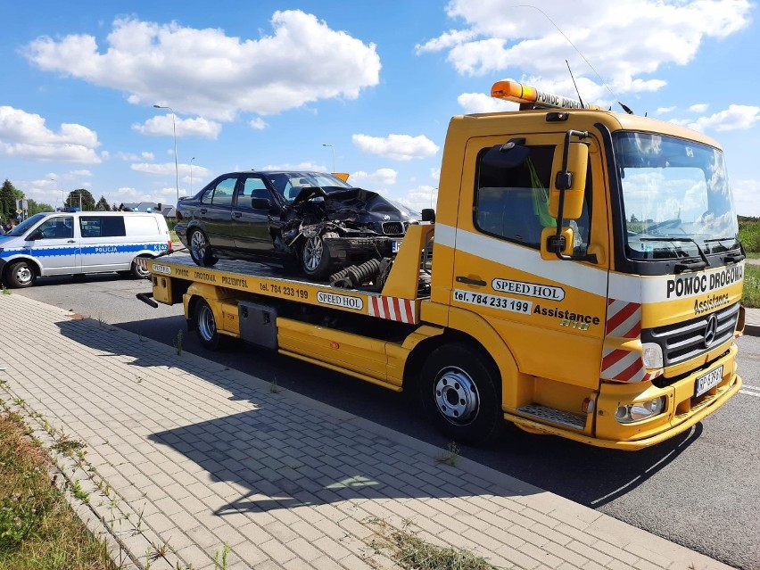 31-latek z Przemyśla po alkoholu wsiadł do BMW i spowodował dwie kolizje. Nie miał prawa jazdy [ZDJĘCIA INTERNAUTY]