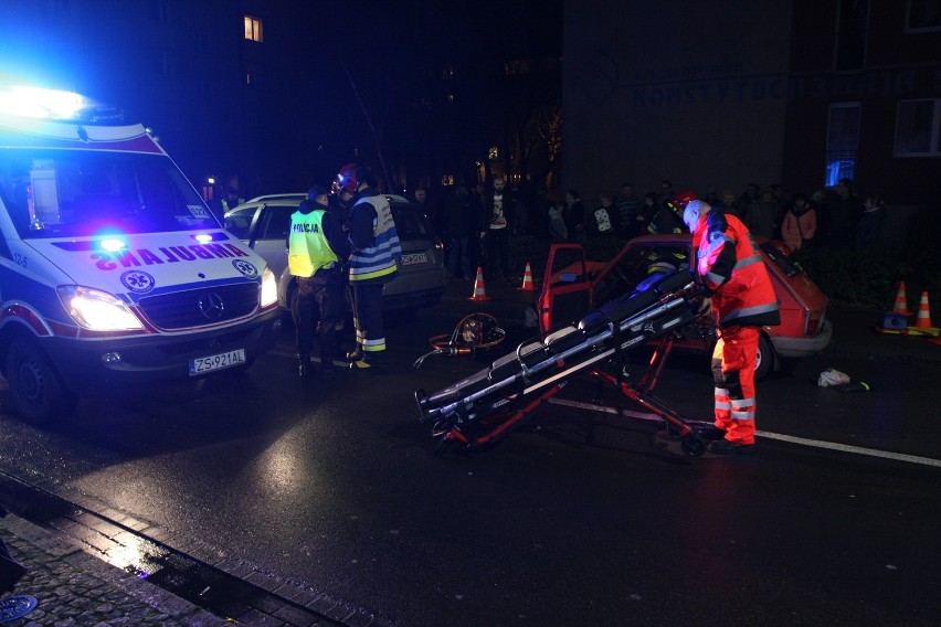 Wypadek w Świnoujściu. "Maluch" wjechał w terenówkę