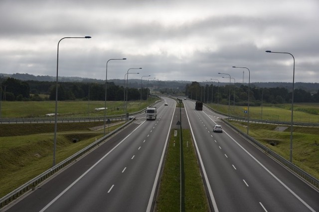 Generalna Dyrekcja Dróg Krajowych i Autostrad oddział w Olsztynie pod koniec lutego spośród 8 ofert wybrała firmę Budimex, która zaproponowała blisko 484,3 mln zł za wybudowanie fragmentu Via Baltici Wysokie-Raczki.