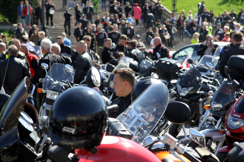 Rozpoczęcie sezonu motocyklowego 2018 w Lublinie. Przez miasto przejechała głośna parada (ZDJĘCIA)