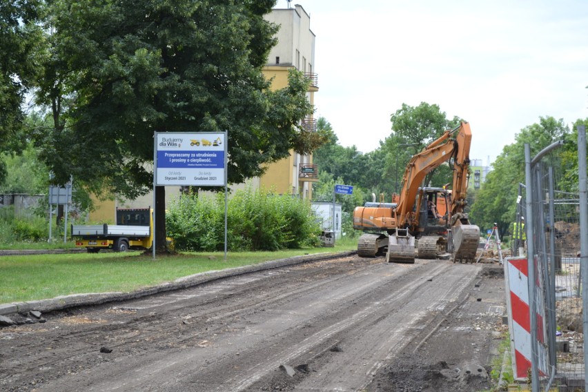 Trzeci odcinek ulicy Ostrogórskiej (do ronda Zagłębia...