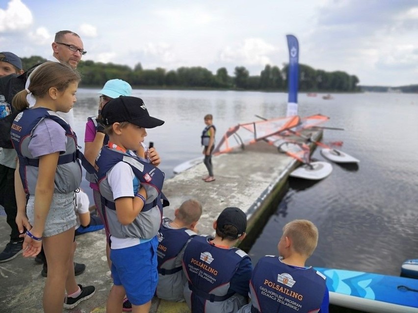 Młodzi żeglarze z janikowskiego Kormorana w zawodach finałowych PolSailing. Drugie miejsce Olka Madeja [zdjęcia]