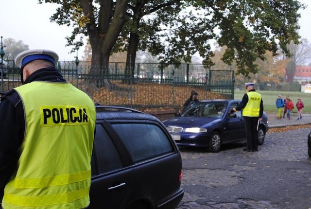 Policjanci w Gubinie wystawili sześć mandatów za brak fotelików w samochodach