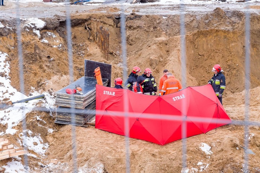 Białystok. Dwie osoby oskarżone w związku ze śmiertelnym wypadkiem przy budowie ul. Klepackiej (zdjęcia)