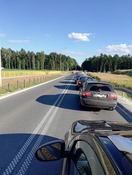 W niedzielę (5.07.), około godz. 18 doszło do wypadku. W Osówcu (gm. Sicienko) zderzyły się samochody osobowe. Dwie osoby są poszkodowane.