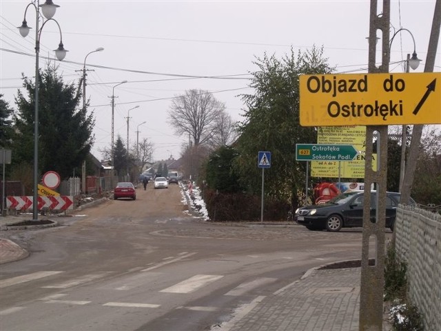 Przez remontowaną część ulicy Kościuszki w Rzekuniu będzie zrobiony tymczasowy dojazd do cmentarza
