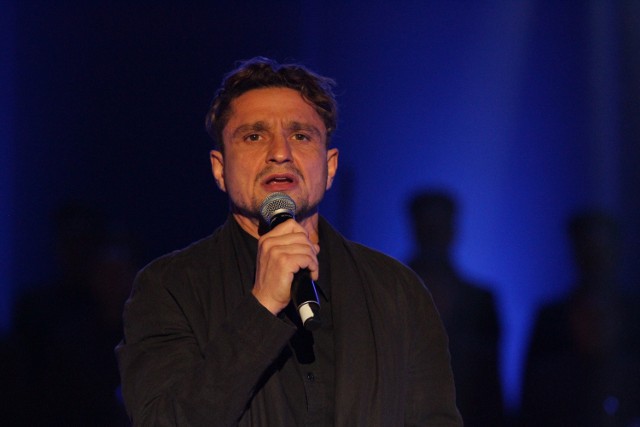 Wśród wykonawców koncertu "Krajobraz po uczcie" był Janusz Radek