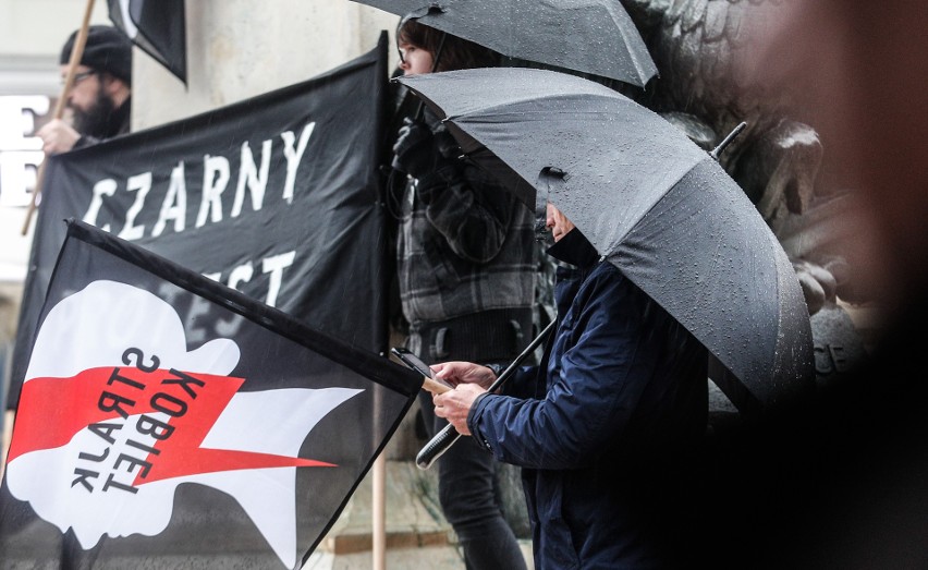 Czarny Protest na Rynku w Rzeszowie.