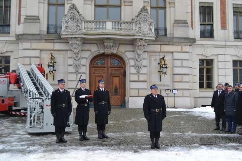 Nowe samochody strażackie otrzymały m.in. jednostki z...