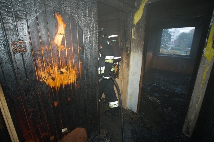 W Kołobrzegu spłonęło mieszkanie przy ul. Grochowskiej.