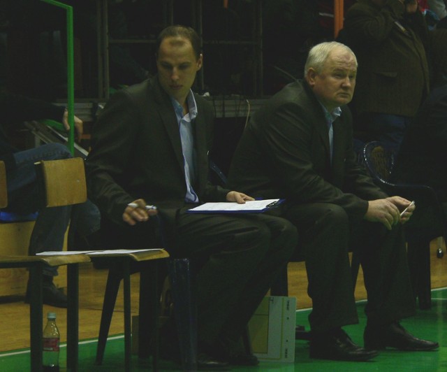 Trener Jan Such (z prawej), w czasie konferencji prasowej przyznał, że nie jest zmartwiony grą swoich podopiecznych, a wygraną AZS Politechniki Warszawskiej z AZS Olsztyn.