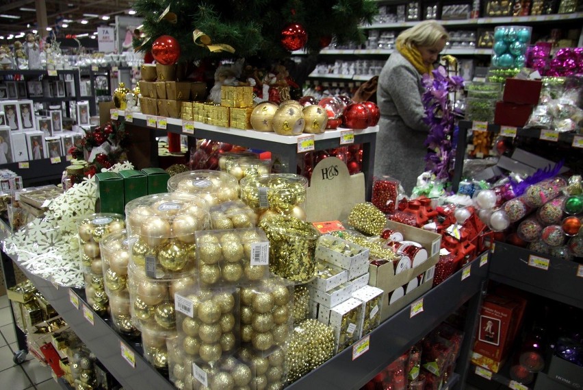 Lubelskie sklepy przygotowują się już do świąt Bożego Narodzenia (SONDA)