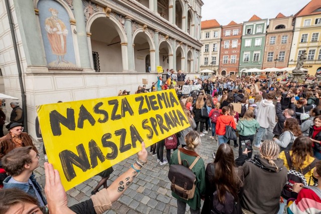 Tym razem nie w środku dnia, a wieczorem, by zachęcić nie tylko młodzież, ale także osoby starsze, pracujące do wzięcia udziału w zgromadzeniu, o godz. 19 odbędzie się Młodzieżowy Strajk Klimatyczny na placu Adama Mickiewicza.