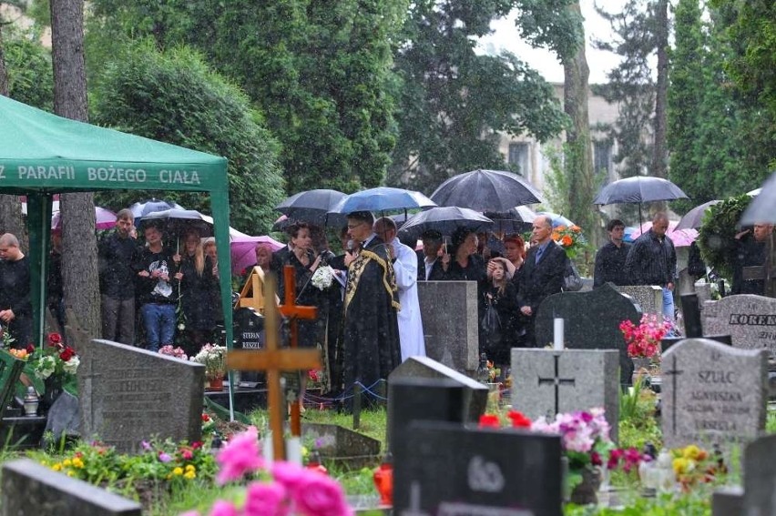 Pogrzeb Bartka, który zginął na Półwiejskiej. Pożegnały go...