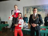 Nagrody na sesji Rady Miasta dla dwóch utalentowanych mieszkanek Sandomierza Katarzyny Dudek i Leny Wiater. Zobacz zdjęcia i film