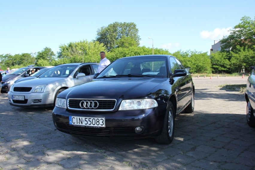 Audi A4, 1999 r., 1,6, klimatyzacja, ABS, elektryczne szyby...