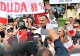 Koronawirus na wiecu Andrzeja Dudy w Odrzywole. Dwie osoby były zakażone. Sanepid prosi uczestników o kontakt