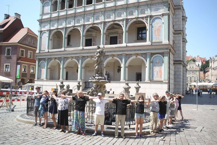 Flash mob głuchoniemych na Starym Rynku