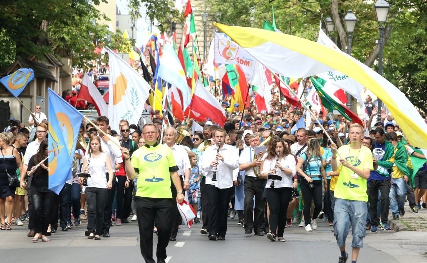 Światowe Dni Młodzieży 2016. Tysiące pielgrzymów przeszło w Marszu Narodów przez Kielce