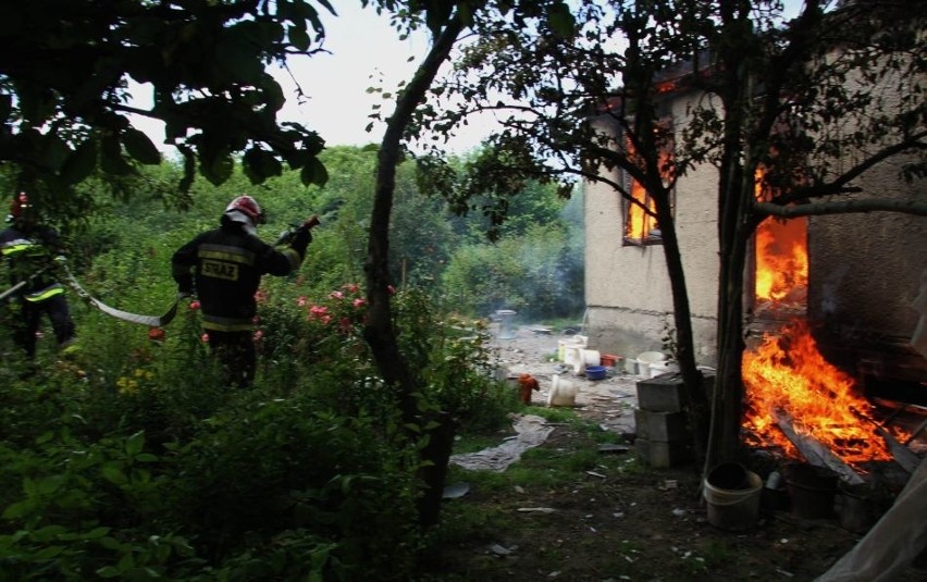 Pożar na działkach w Kielcach