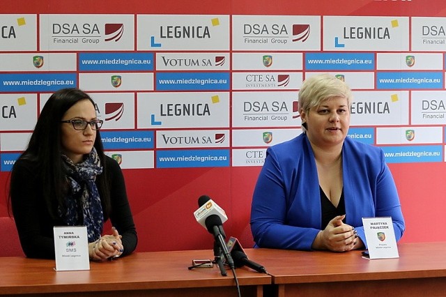 Prezes Miedzi Martyna Pajączek (z prawej) i Anna Tymińska w piątek opowiadały o wizji SMS-u