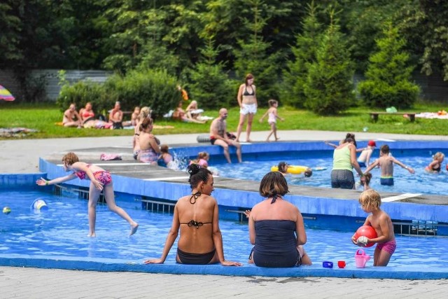 Baseny letnie w Poznaniu cieszą się powodzeniem