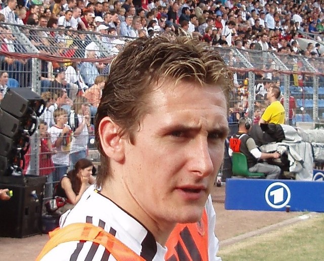 Miroslav Klose,strzelec bramki dla drużyny Niemiec.