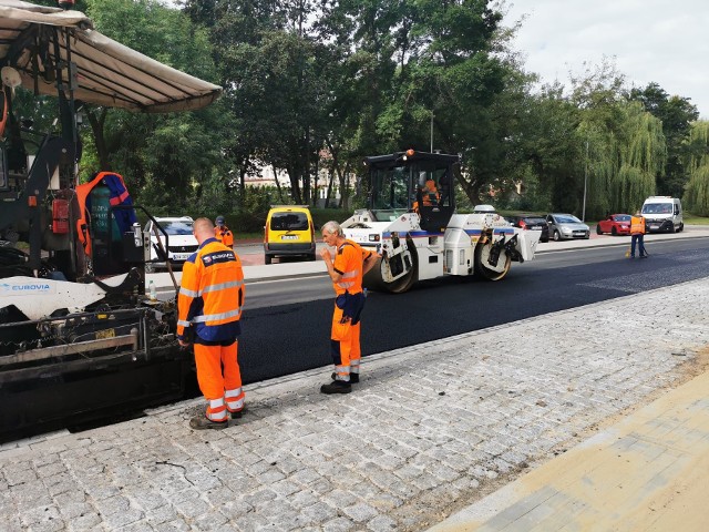 Prace w rejonie ul. Katowickiej zmierzają do końca Zobacz kolejne zdjęcia/plansze. Przesuwaj zdjęcia w prawo - naciśnij strzałkę lub przycisk NASTĘPNE