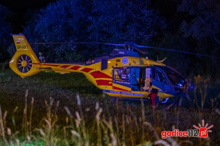 Brunary. Nocne dachowanie samochodu na drodze w kierunku Florynki. Nie żyje 17-letnia pasażerka, trzy osoby trafiły do szpitala