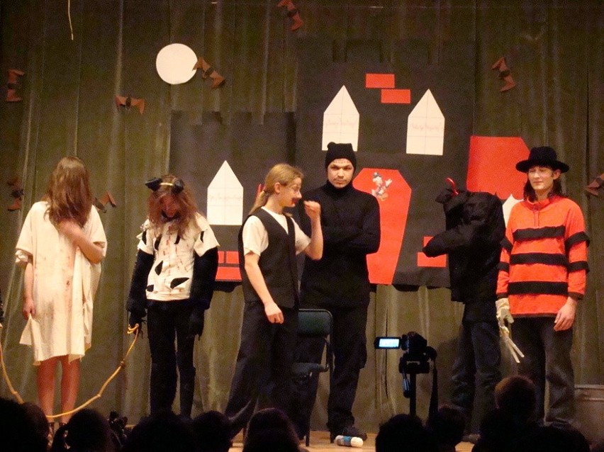 Grupa "Alternatywa" na scenie w Rogowie