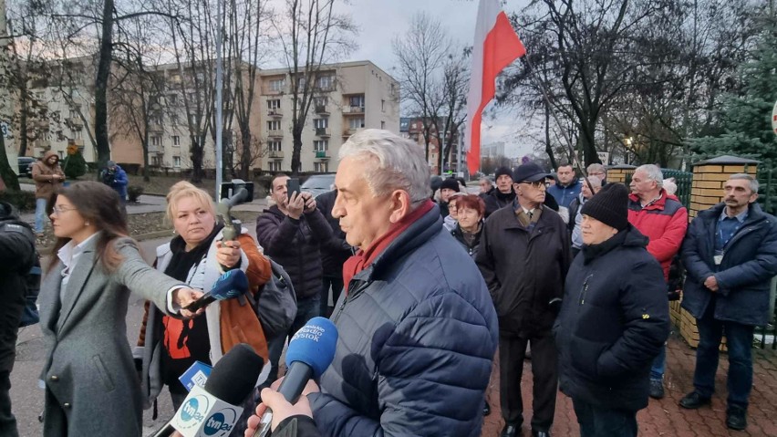 Protest przed TVP 3 Białystok