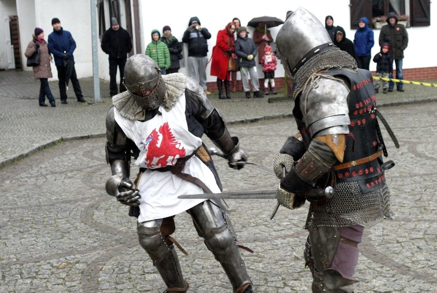 Pokazy rycerskie w koszalińskim muzeum. WOŚP Koszalin 2014