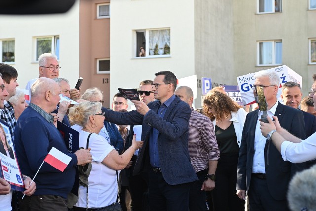 Premier Mateusz Morawiecki podczas spotkania z mieszkańcami Strzegomia