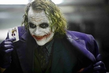 Heath Ledger jako złowrogi Joker w "Mrocznym rycerzu&#8221; 