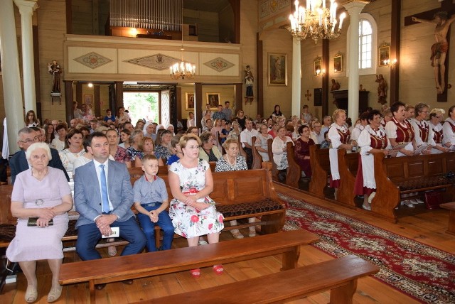 W czwartą rocznicę koronacji cudownego obrazu Matki Bożej oraz w pięćsetną rocznicę erygowania parafii ks. bp Piotr Sawczuk przewodniczył uroczystej Mszy św. w Diecezjalnym Sanktuarium Maryjnym w Domanowie.