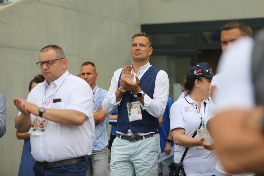 Memoriał Kusocińskiego: Burza nad Stadionem Śląskim i gwiazdy w samochodach na ceremonii otwarcia ZDJĘCIA