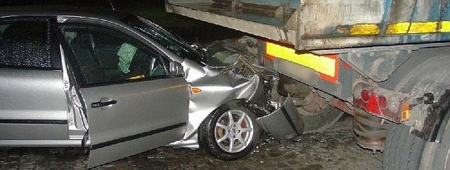 Pijany 19-latek wbił się w ciężarówkę na Berlinga
