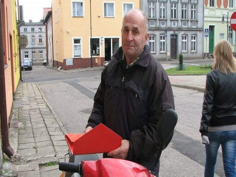 Jana Kowalczyka z Sępólna zastaliśmy, jak parkował motor w...