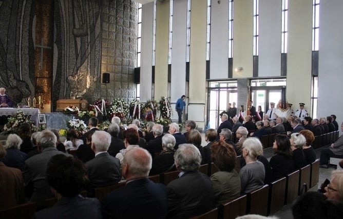 Pochowano prof. Janusza Tazbira. Honorowego Obywatela Łomży.