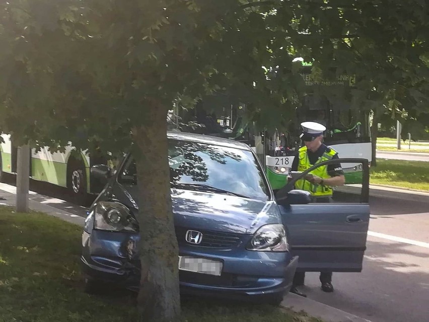 Na ulicy Branickiego w Białymstoku doszło do wypadku. Buspas...