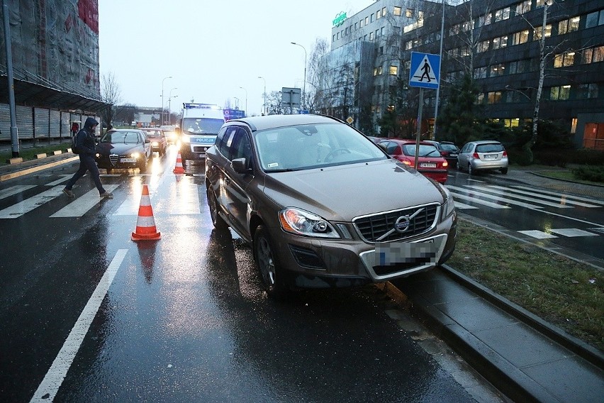 Potrącenie pieszego na przejściu dla pieszych przy ulicy...