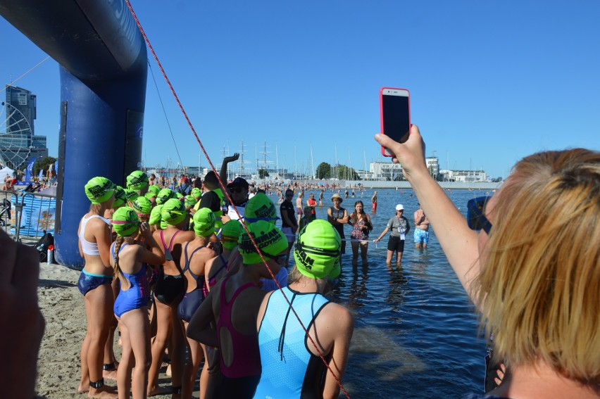 Enea Ironman 70.3 Gdynia 2018. Rekord świata Danieli Ryf! Tysiące zawodników na trasie zawodów triathlonowych w Gdyni [zdjęcia, wideo]