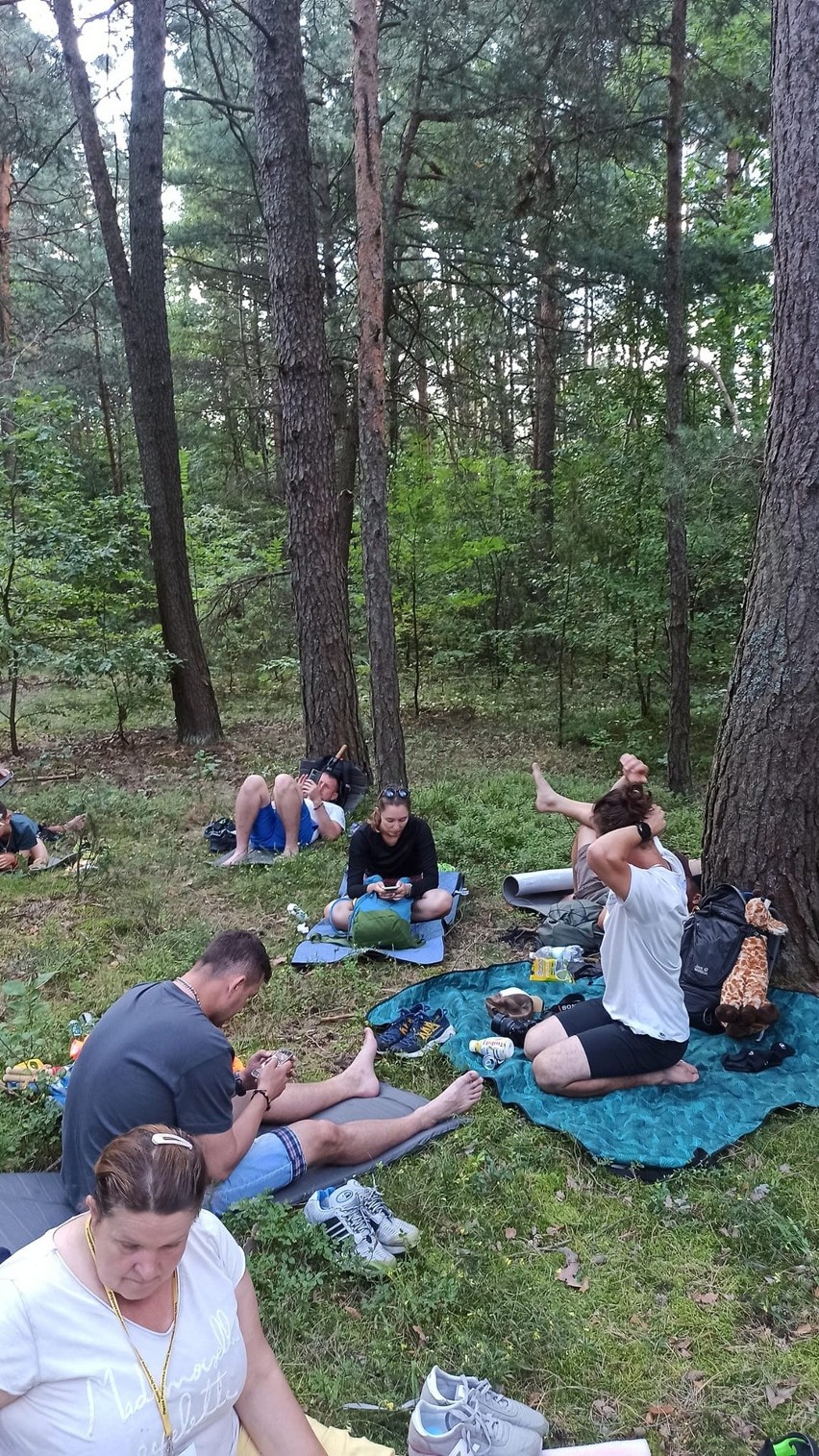 Pielgrzymka Grupy 24. Dekanatu Szydłowieckiego w drodze na Jasną Górę. Pątnicy coraz bliżej celu. Zobacz najnowsze zdjęcia