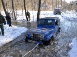 Ostrowieccy miłośnicy samochodów terenowych pojechali po lodzie