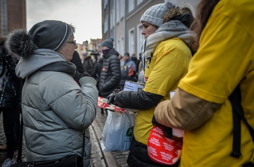 Cały Gdańsk wierzy, że dobro zwycięży! "Nikt nie chciał w tych chwilach być sam. Dlatego tak wszyscy lgnęli do siebie"