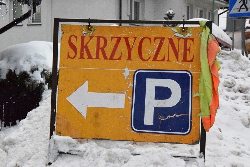 W rejonie kolejki na Skrzyczne są parkingi prywatne - opłata...