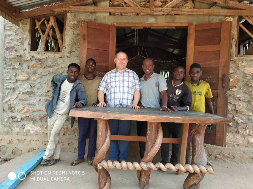 Diecezja tarnowska. Nasi misjonarze wybudują szkołę w samym sercu Afryki 